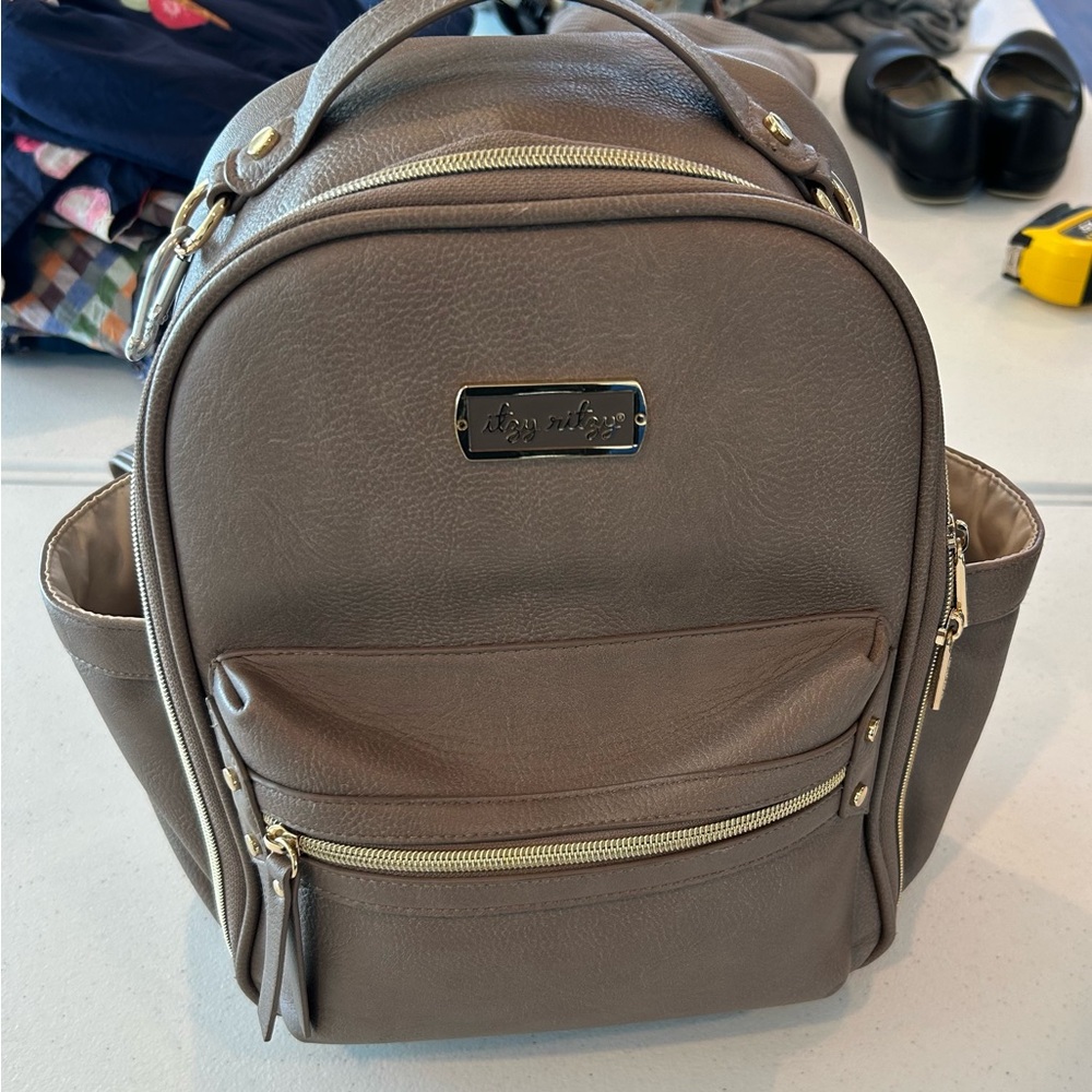 Itzy Ritzy Daiper Bag, similar to the Itzy Ritzy Mini Plus Diaper Bag